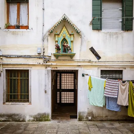 Ca' Fettier Canal View Apartment Venice